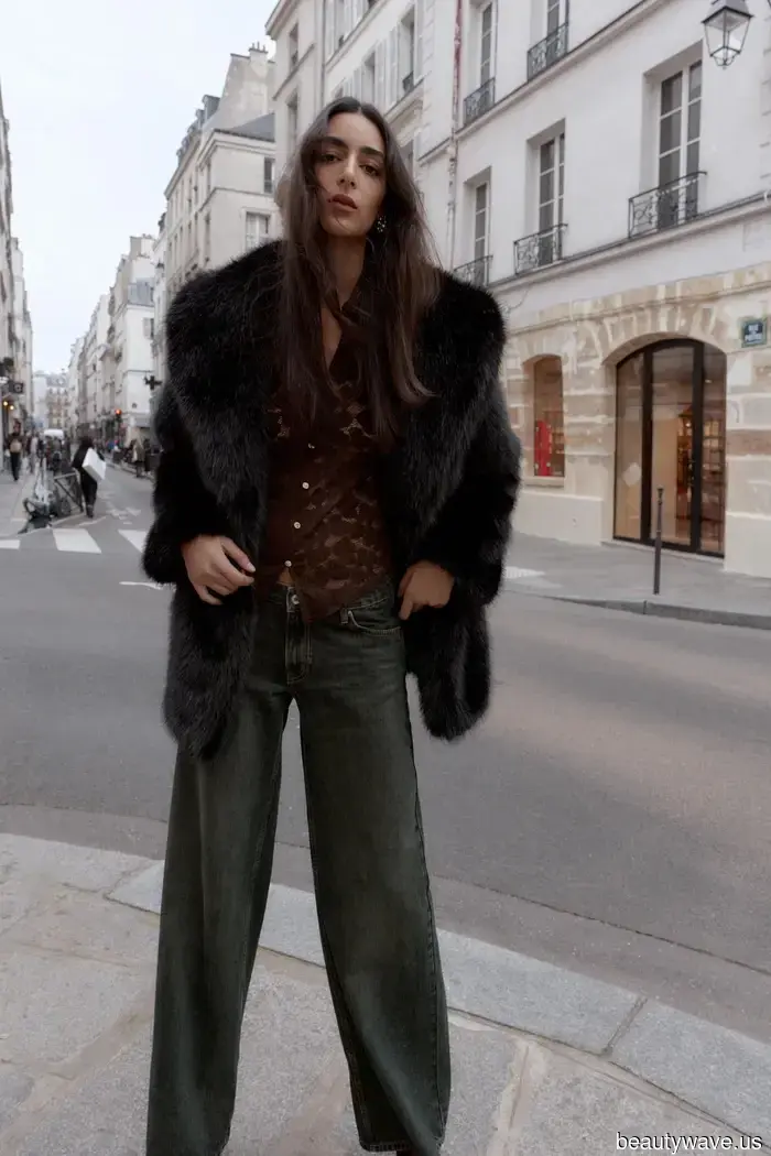 Cada mujer elegante debería tener este estilo de abrigo en su guardarropa de invierno.