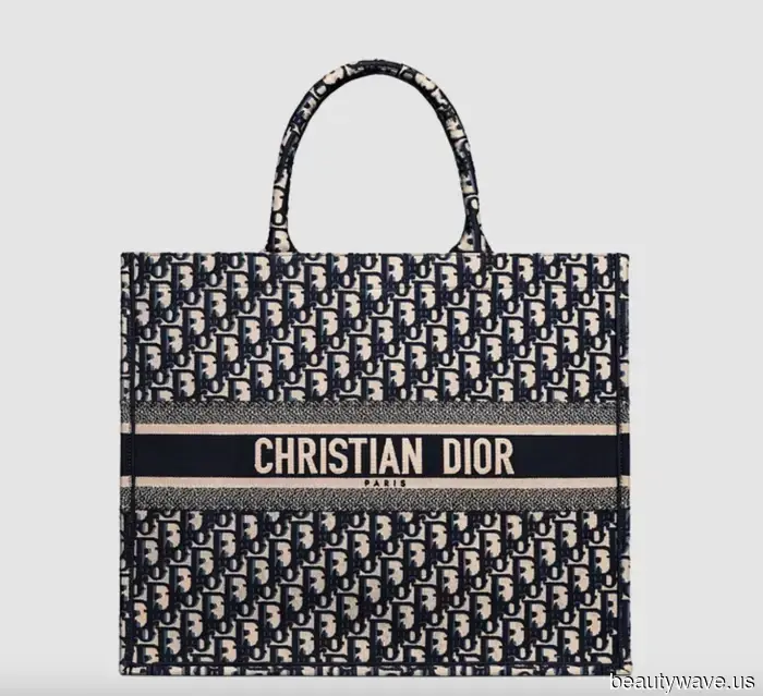 All the trendiest people I follow have just invested in this new autumn denim style.