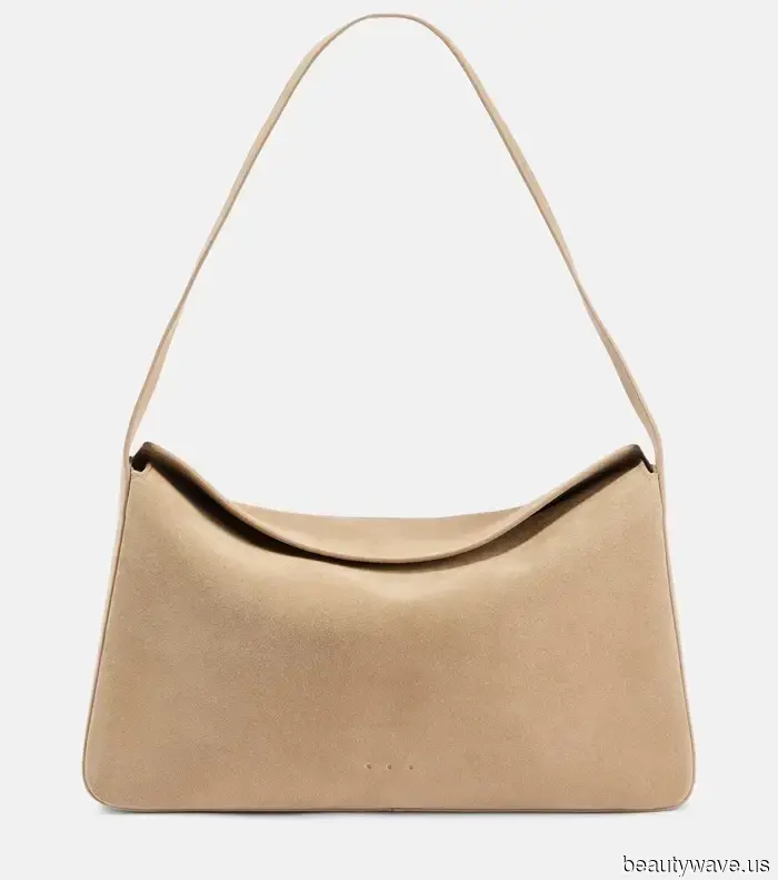 Not Black, Not Brown—7 Luxe Handbag Colors That Only Stylish Individuals Appreciate