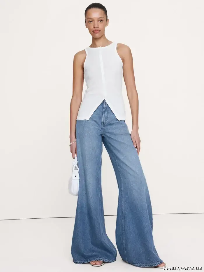 Banana Republic's Spring Sale Event is now underway, and stylish individuals will want to add these items to their wardrobes.