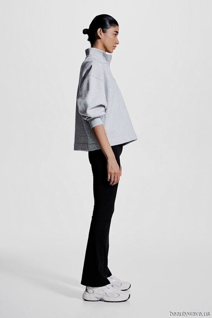 Indeed, fashion enthusiasts continue to sport leggings, but they are opting for this particular style (and steering clear of sneakers).