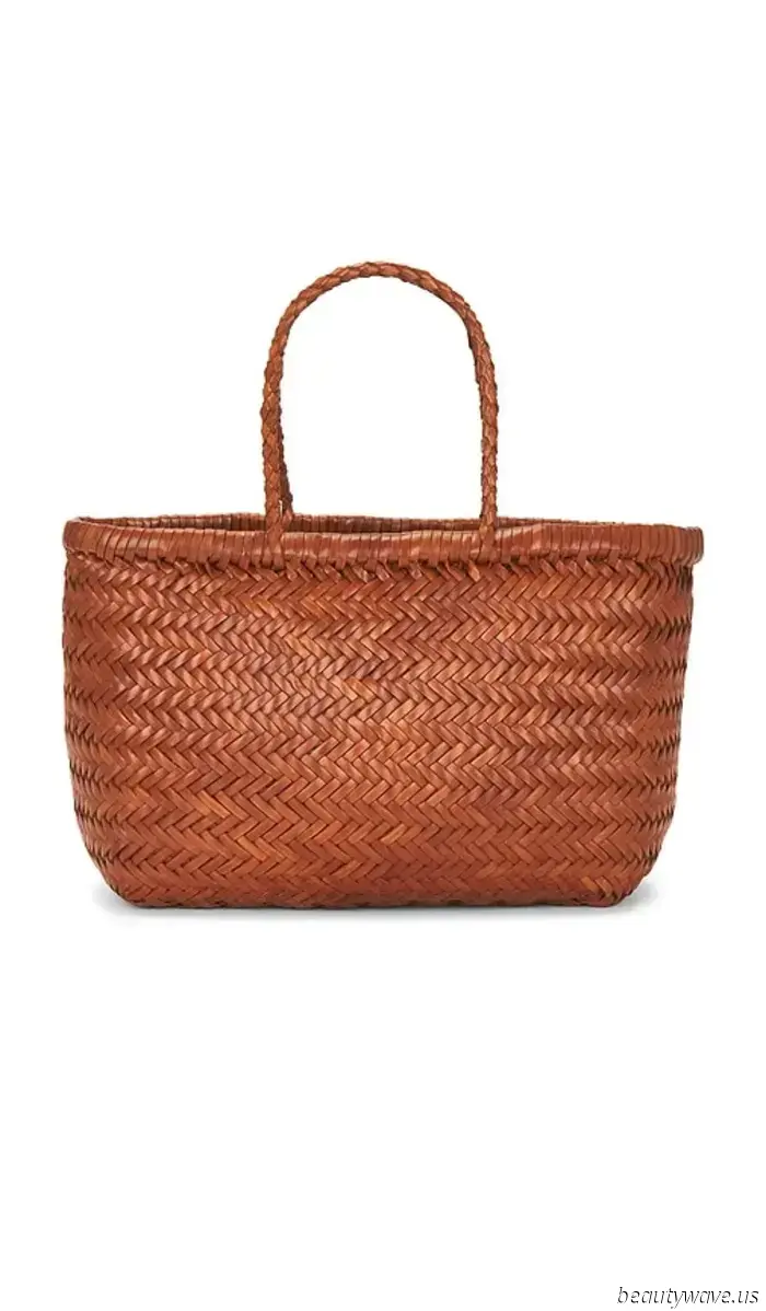 The Stylish 2025 Bag Trend That Ashley Olsen Has Been Sporting for Ten Years Already
