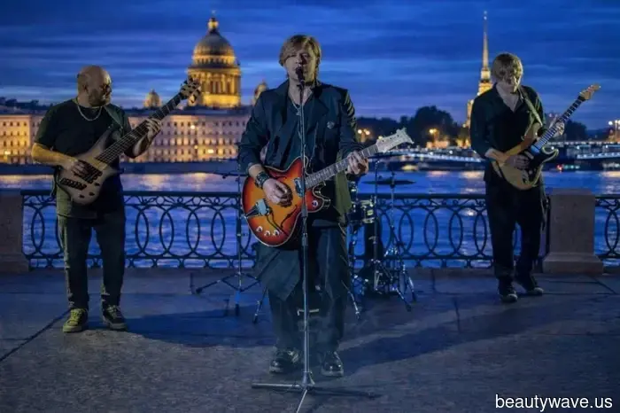 Walerij Stronski gab sein erstes Solo-Konzert in St. Petersburg.