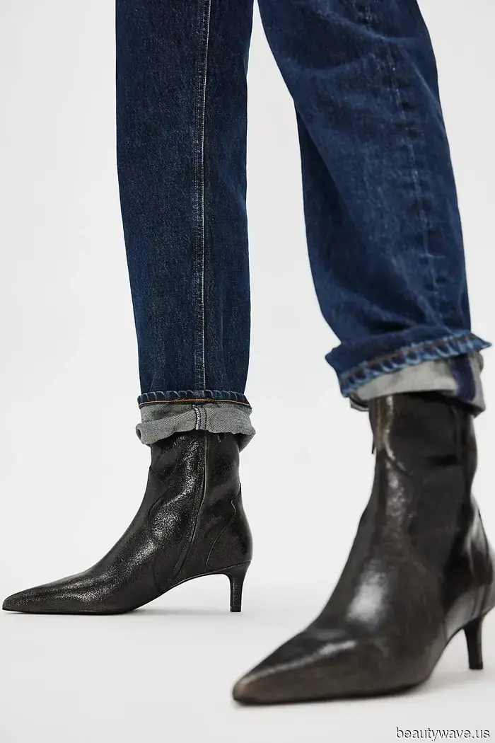 Pensavo che i jeans bianchi fossero solo un capo estivo, ma poi questi 5 outfit chic pronti per l'inverno mi hanno smentito.