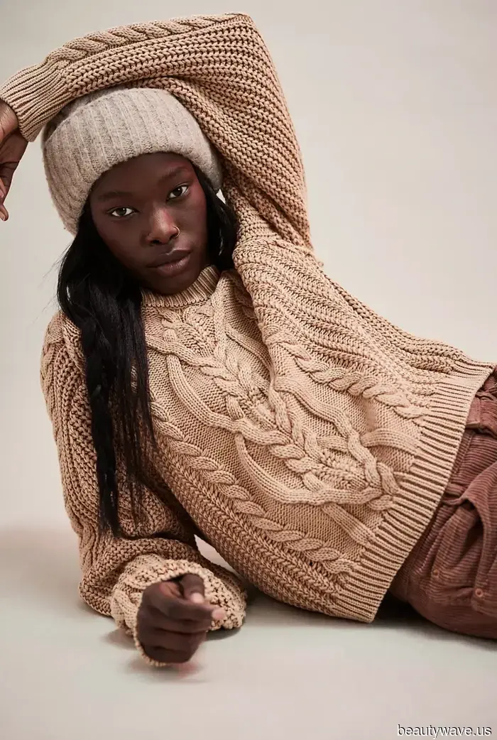 De repente, todos con buen gusto están combinando estas 7 tendencias de punto con jeans, faldas y leggings.