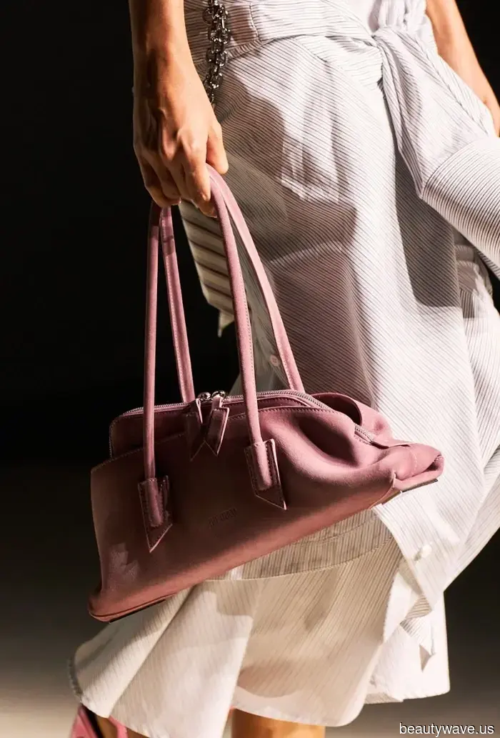 La mia amica mi ha chiesto quali tendenze di colore delle borse domineranno nel 2026&mdash;le ho inviato questi 7.