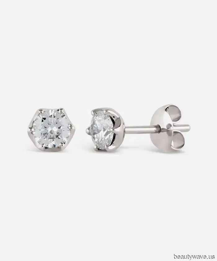 Kendall y Hailey acaban de confirmarlo: los pendientes llamativos están siendo reemplazados por esta clásica tendencia de joyería de fiesta.