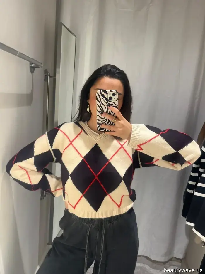 I devoted the entire afternoon to trying on H&M's trendiest knitwear—these 9 items appear surprisingly high-end.