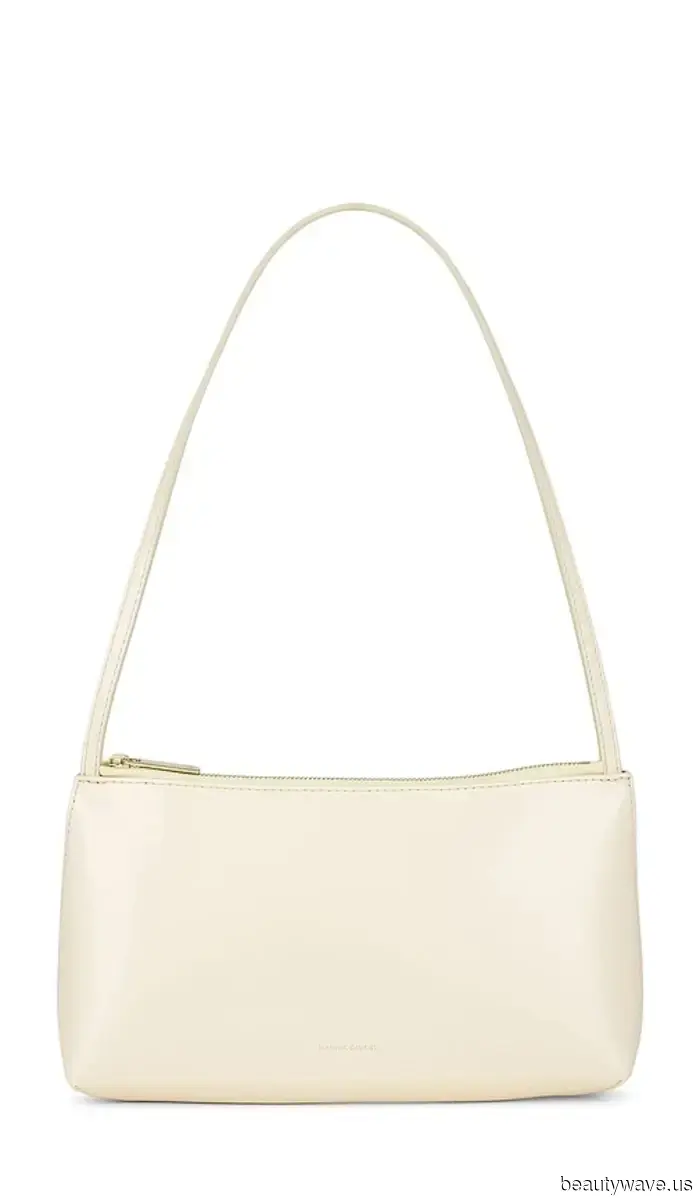 I may not reside in Paris, but these elegant outfits make me feel as if I do.