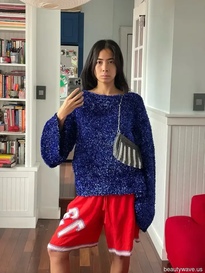 De repente, todos están usando pantalones cortos deportivos&mdash;6 blusas que los harán lucir a la moda esta primavera