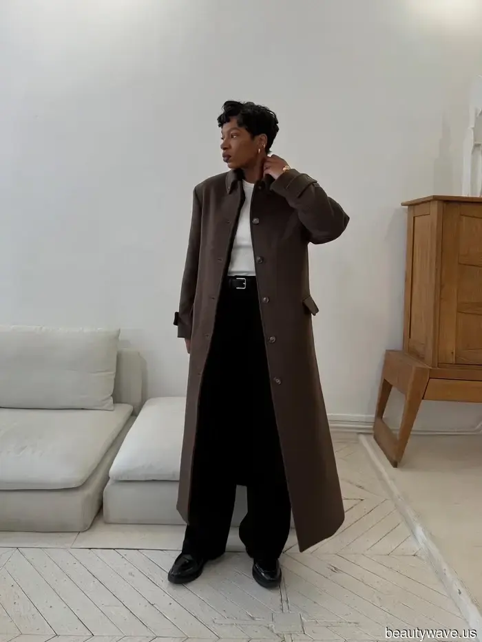 6 Chic, Effortless Items to Discover in a French Woman's 2026 Capsule Wardrobe