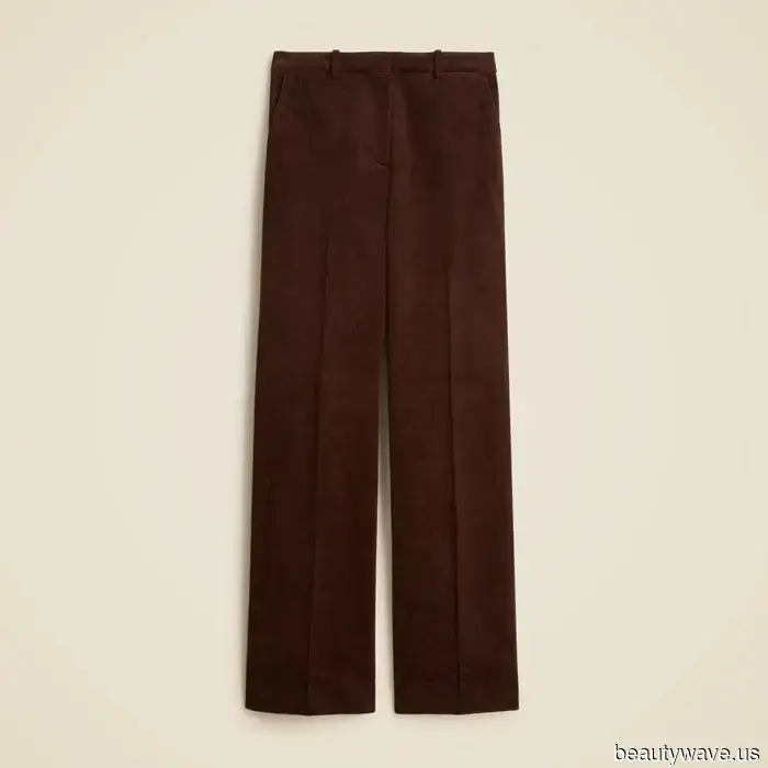 It's Official: This Is the Exact Pant Trend That People Will Choose Over Jeans This Winter.