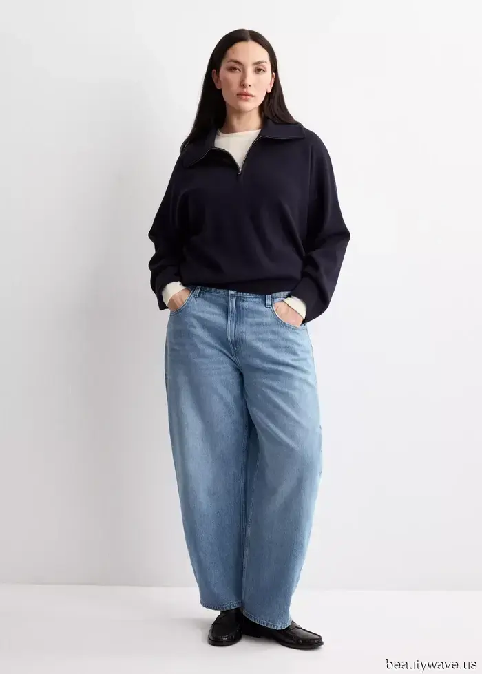 These 5 Outfits Show That Fashion's Beloved "Ugly" Shoe Pairs So Well with Denim.