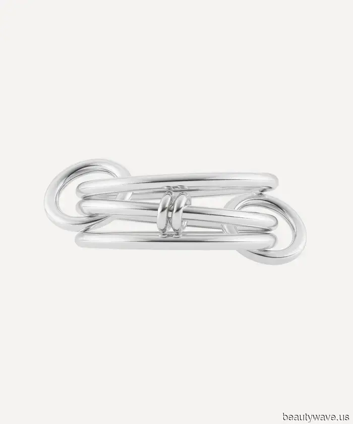 Fashion Experts Agree: This Winter Boot Style Pairs Well with Jeans, Skirts, and Leggings