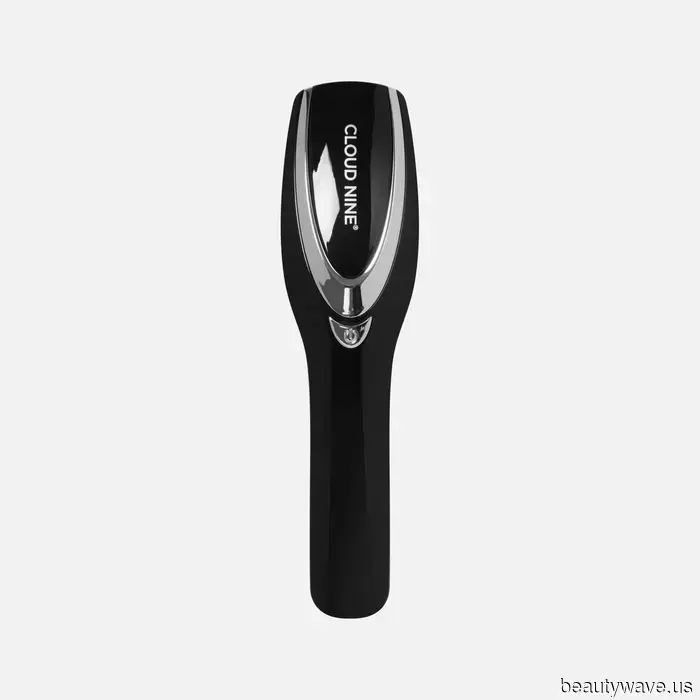 Queste spazzole per capelli a LED promettono capelli più spessi, quindi le abbiamo messe alla prova.