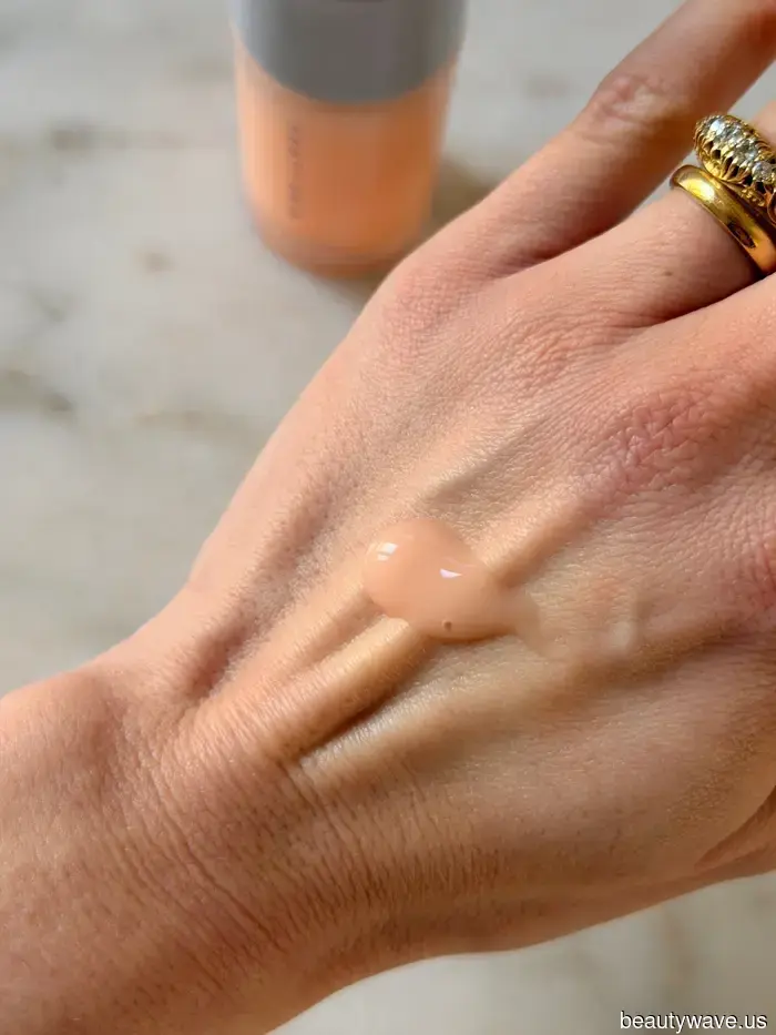 I’m an esthetician—here are the serums that truly give you wonderfully hydrated skin.