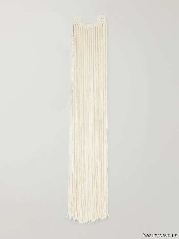 I’ll confess: Style for those over 50 makes minimalism appear more elegant.