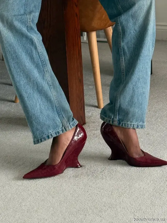 Blue jeans will always be timeless, but these five shoe colors can make them feel more updated.