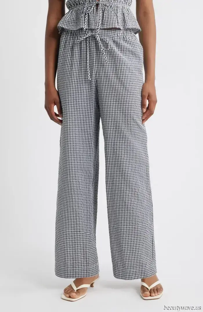 If you have a classic style, I can already tell that your summer outfits will include this it print.