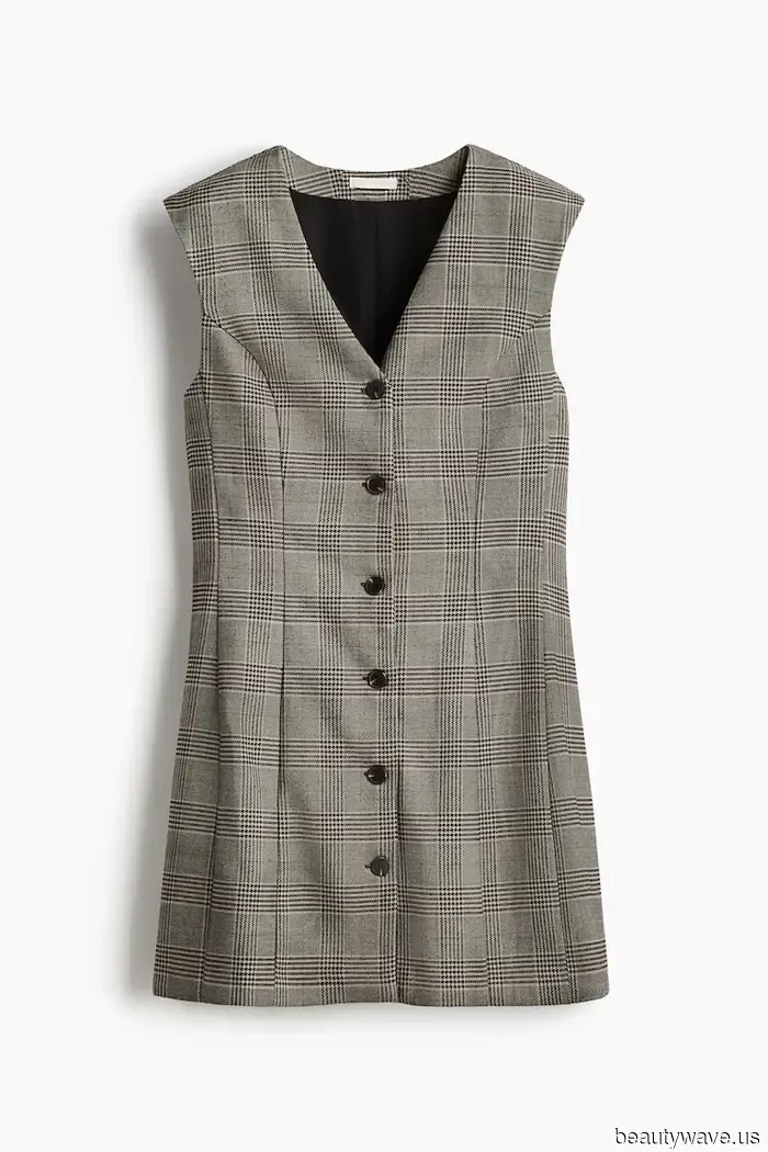 Amanda Seyfried ha indossato la combinazione scarpa-abito che vedrai su ogni elegante vestitrice a Parigi, CPH e NYC.