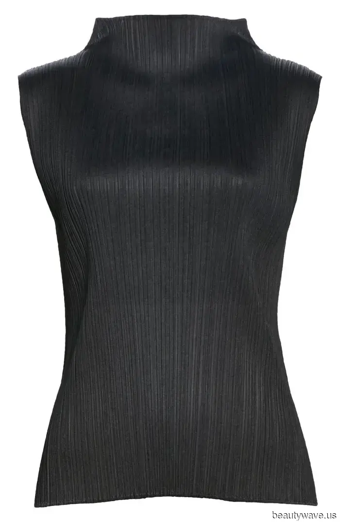 As a Gen Z Fashion Editor, here's the NYC-approved fall 2025 outfit trend I'm emulating to the fullest.