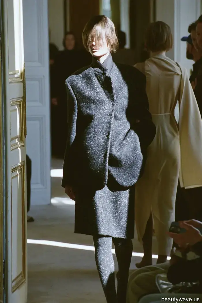 Apologies to my 10-Deniers—The Row persuaded me to choose these "outdated" winter tights instead in 2026.