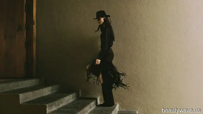 Lorena Saravia spricht darüber, die erste mexikanische Designerin zu sein, die mit H&M zusammenarbeitet, und ihre Empfehlungen für Mexiko-Stadt.