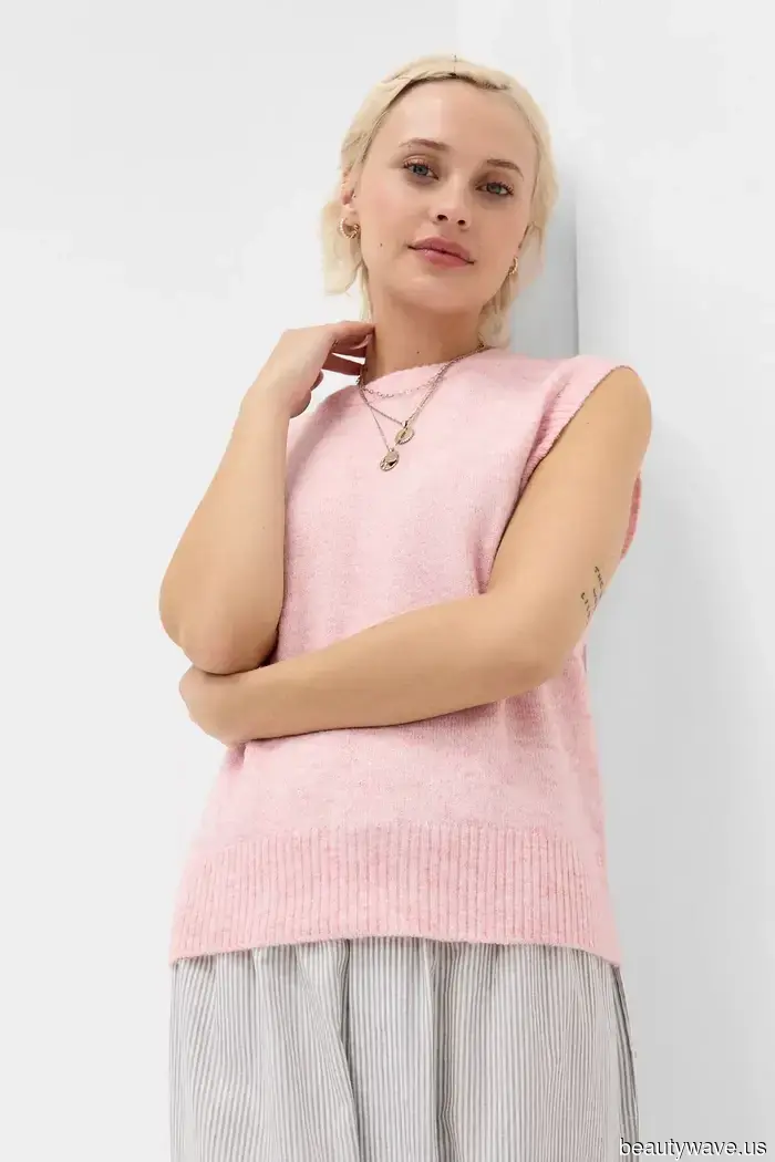 Keep an eye on the Basic Jeans—this "Outdated" denim style is making a comeback.