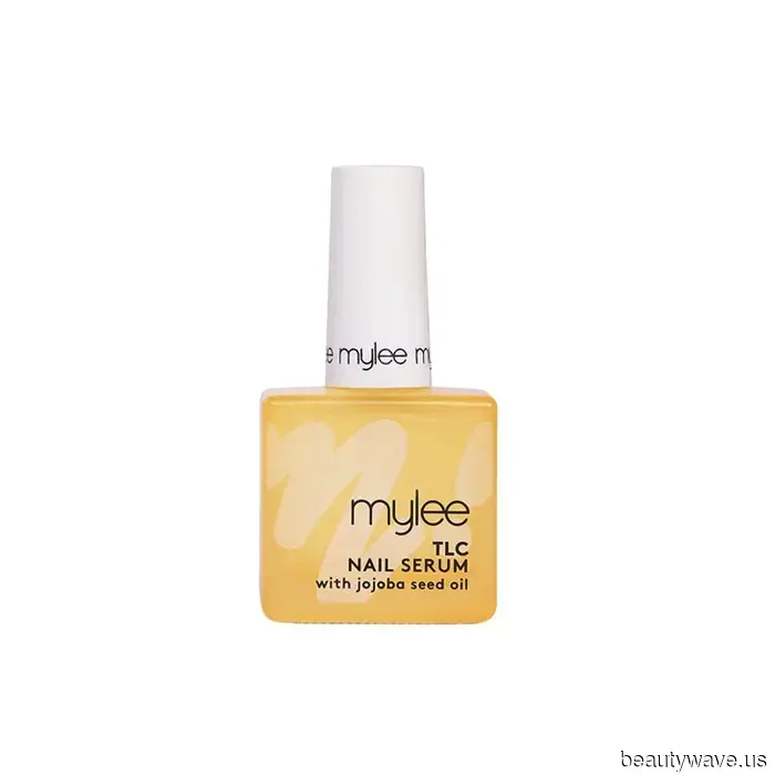 Not Milky White, Not Pink—This Is the Subtle Nail Color That Fashion Enthusiasts Are Obsessed With.