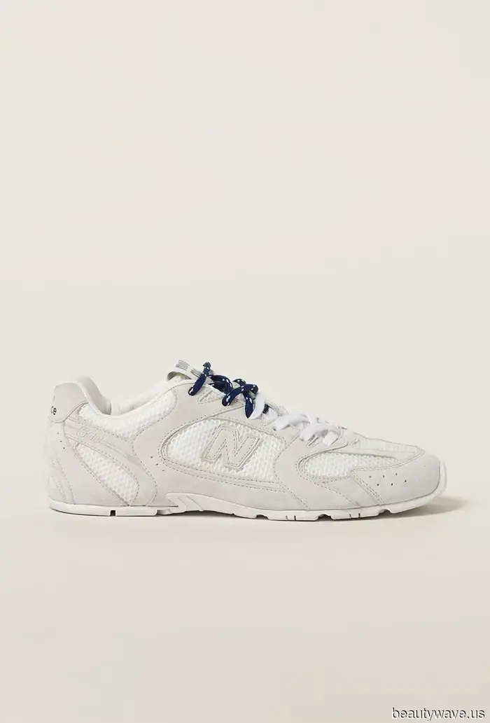 In 2026, stylish individuals in London will be sporting these six combinations of jeans and shoes.