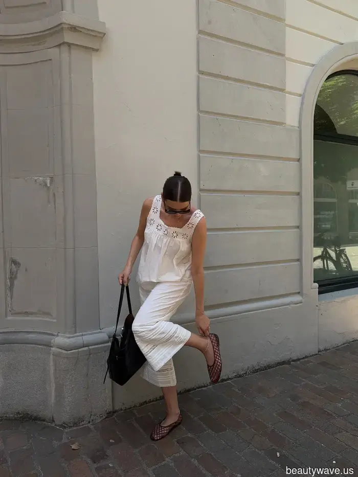 Capri Leggings Are the Most Disputed Fashion Trend—7 Outfits That Demonstrate Their Chicness