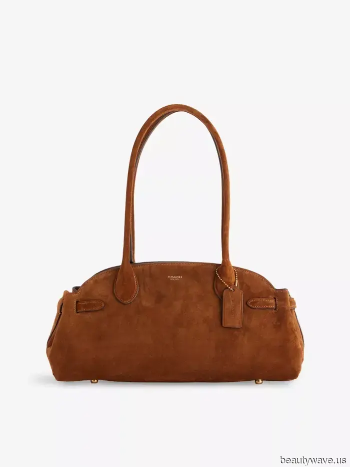 I'm currently focused on stylish yet comfortable outfits—here are five chic looks featuring leggings that perfectly match the vibe.