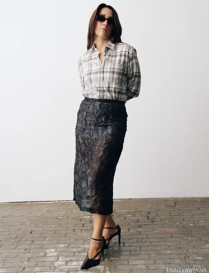 Not Mini, Not Maxi—This Is the Chic Skirt Trend Dominating Every Fashion Capital.