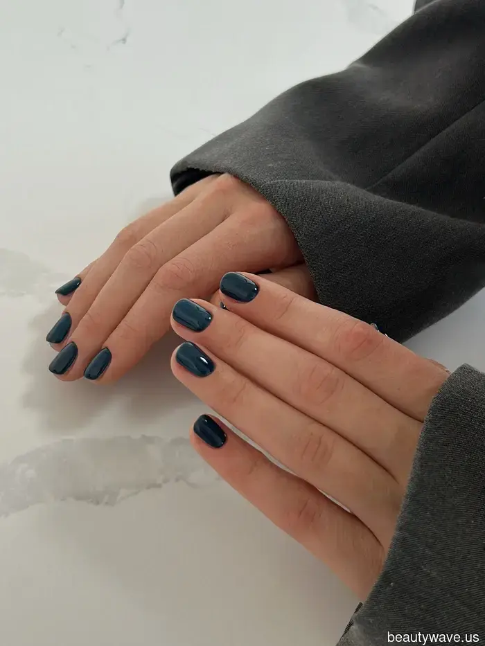 If you find it hard to make decisions at the salon, these 9 timeless nail colors will always appear chic.