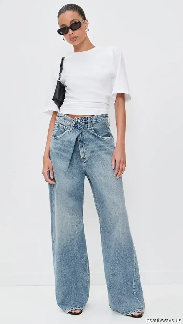 This Outdated Denim Combination is Suddenly the Most Stylish Way to Wear Jeans for Fall 2025.