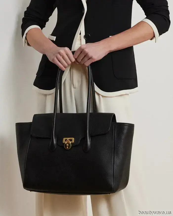 If you team your flared jeans with any of these 6 items, I appreciate your fashion sense.