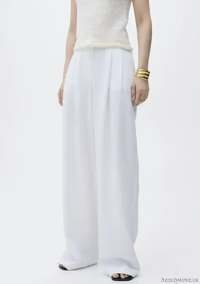 Is it just me, or are all the trendy girls now combining ballet flats with this anti-denim pant trend?