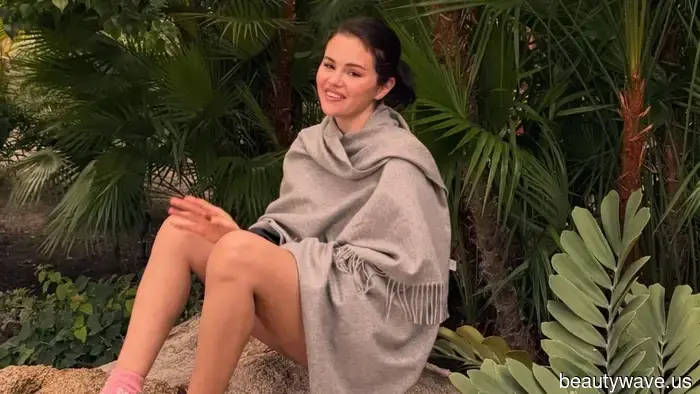 È la stagione Ugg&mdash;lo stile di maglieria di Selena Gomez ha reso le scarpe controverse indiscutibilmente lussuose