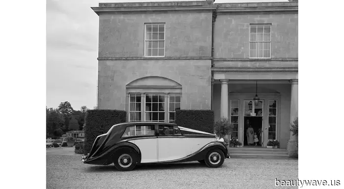 This stunning bride donned a Vera Wang gown and Manolo Blahnik shoes for her sophisticated, timeless countryside wedding.