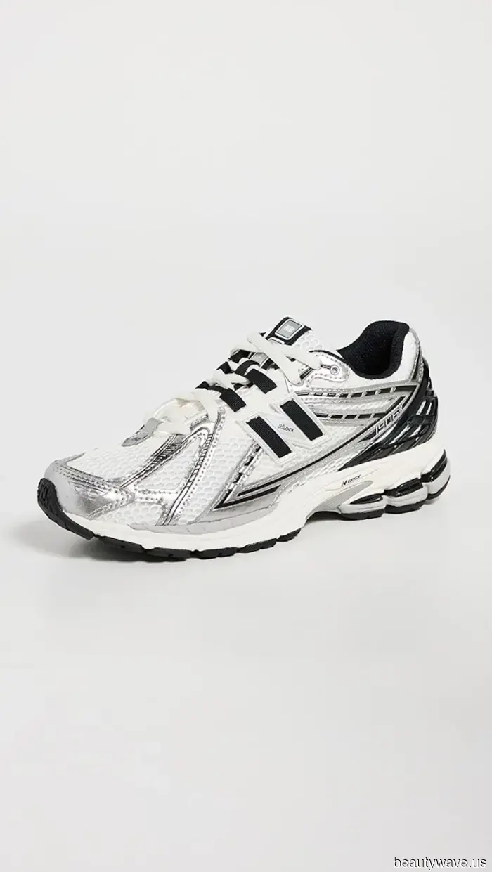 El mono que es básicamente obligatorio si estás en la "Tamily" de Tracy Anderson.