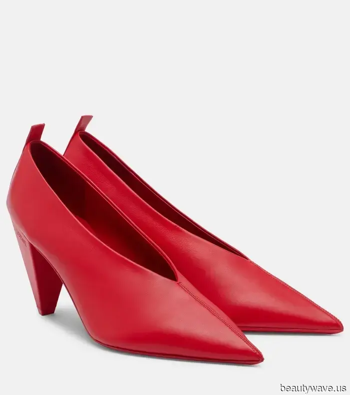 If you're aiming for a stylish and unexpected look, try this controversial combination of pant and shoe colors.
