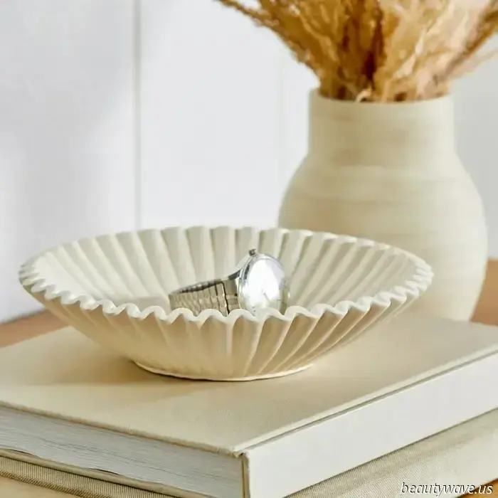A "Purse Bowl" is the organizational hack for your entryway that you should definitely try.