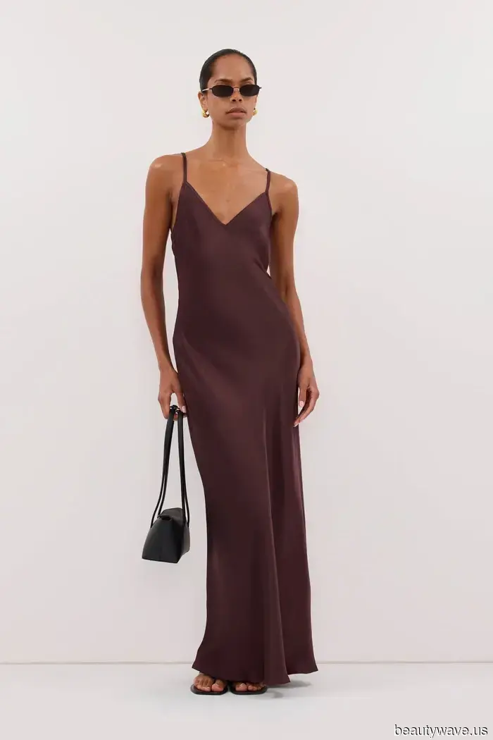 Tieni i Vestiti Neri&mdash;Questa è la Tendenza di Colore Elegante che le Persone della Moda Indosseranno Questo Autunno