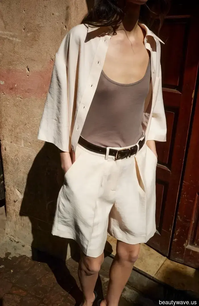Si quieres que los pantalones cortos de Bermuda se vean geniales en 2026, olvida una camiseta blanca y usa esta bonita blusa en su lugar.