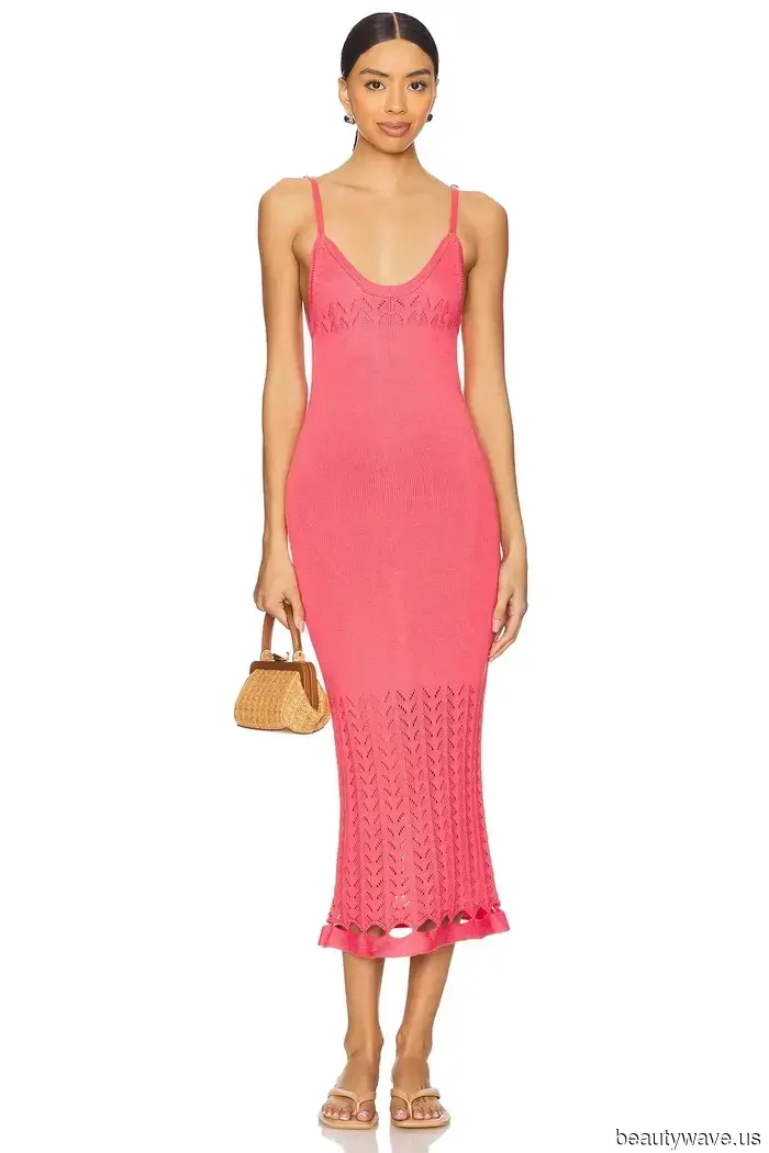 Here are the surprising color combinations that everyone stylish is already sporting this spring.