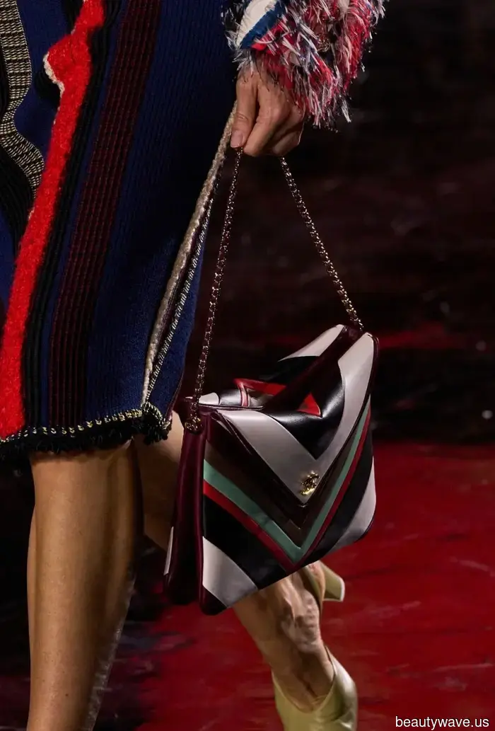 La mia amica mi ha chiesto quali tendenze di colore delle borse domineranno nel 2026&mdash;le ho inviato questi 7.