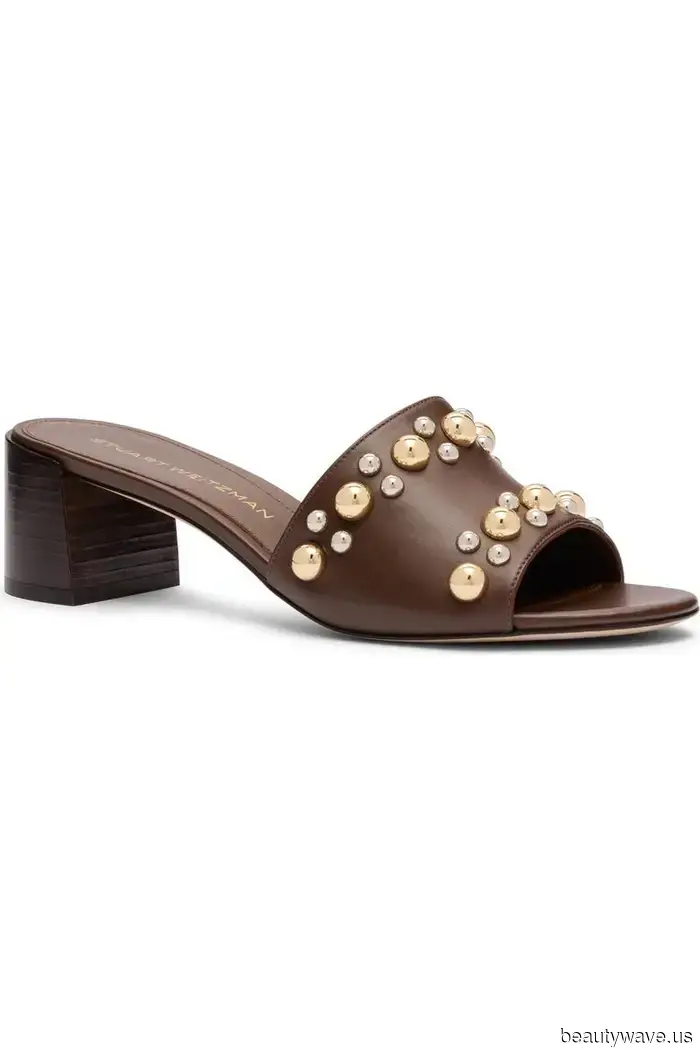 The It-Girl Shoe Trend to Pair with White Jeans Has Arrived.