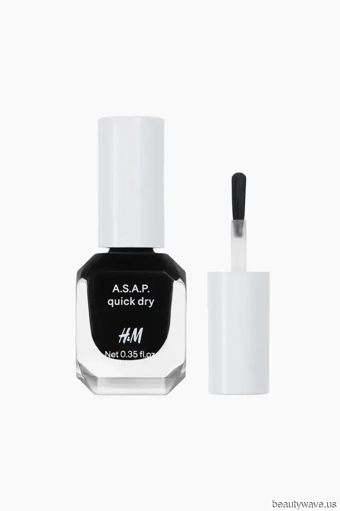 Heels Prepared—Here Are the 6 Pedicure Shades We're Choosing for Our Toes This December