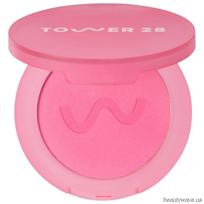 Frosty Silver, Baby Blue, and Cherry Red—Cool-Toned Makeup Emerges as the (Surprising) Highlight of the Summer