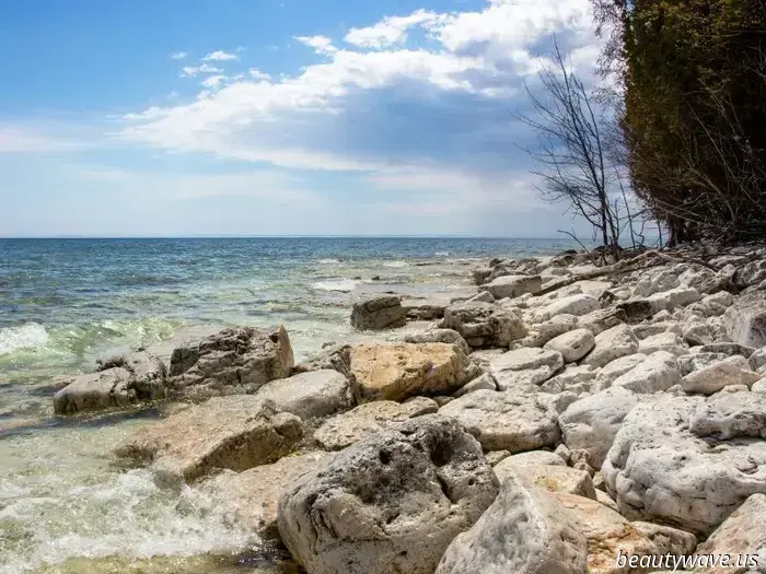 15 Coastal Grandma-Inspired Locations That Seem Plucked From a Nancy Meyers Film